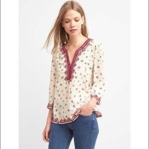 GAP Geo Trim Embroidered Boho Bell Sleeve Top Cream Red Size Small NWOT